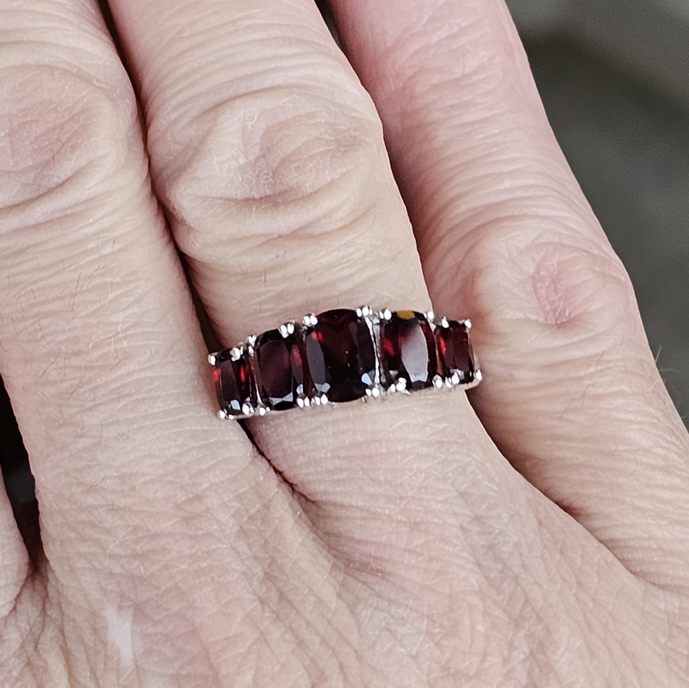 Genuine Red Garnet 5 Stone & Diamond Ring in Sterling Silver! Sz 8! - Picture 10 of 10